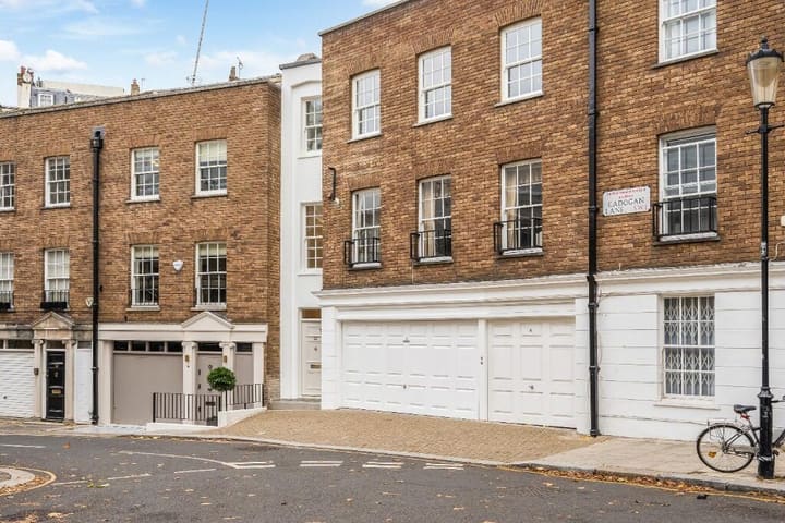 Cadogan Lane, Belgravia, SW1X